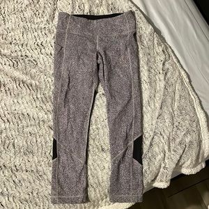 Lulu size 2, smoke free home, great condition